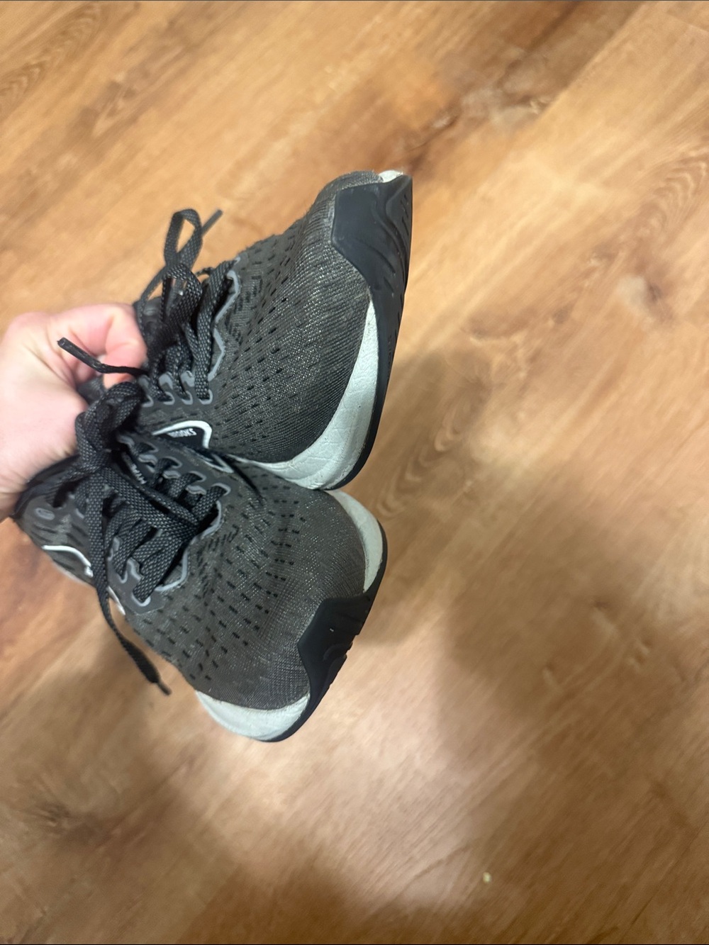 Brooks women’s Black and Grey Athletic Running Shoes - Picture 4 of 8